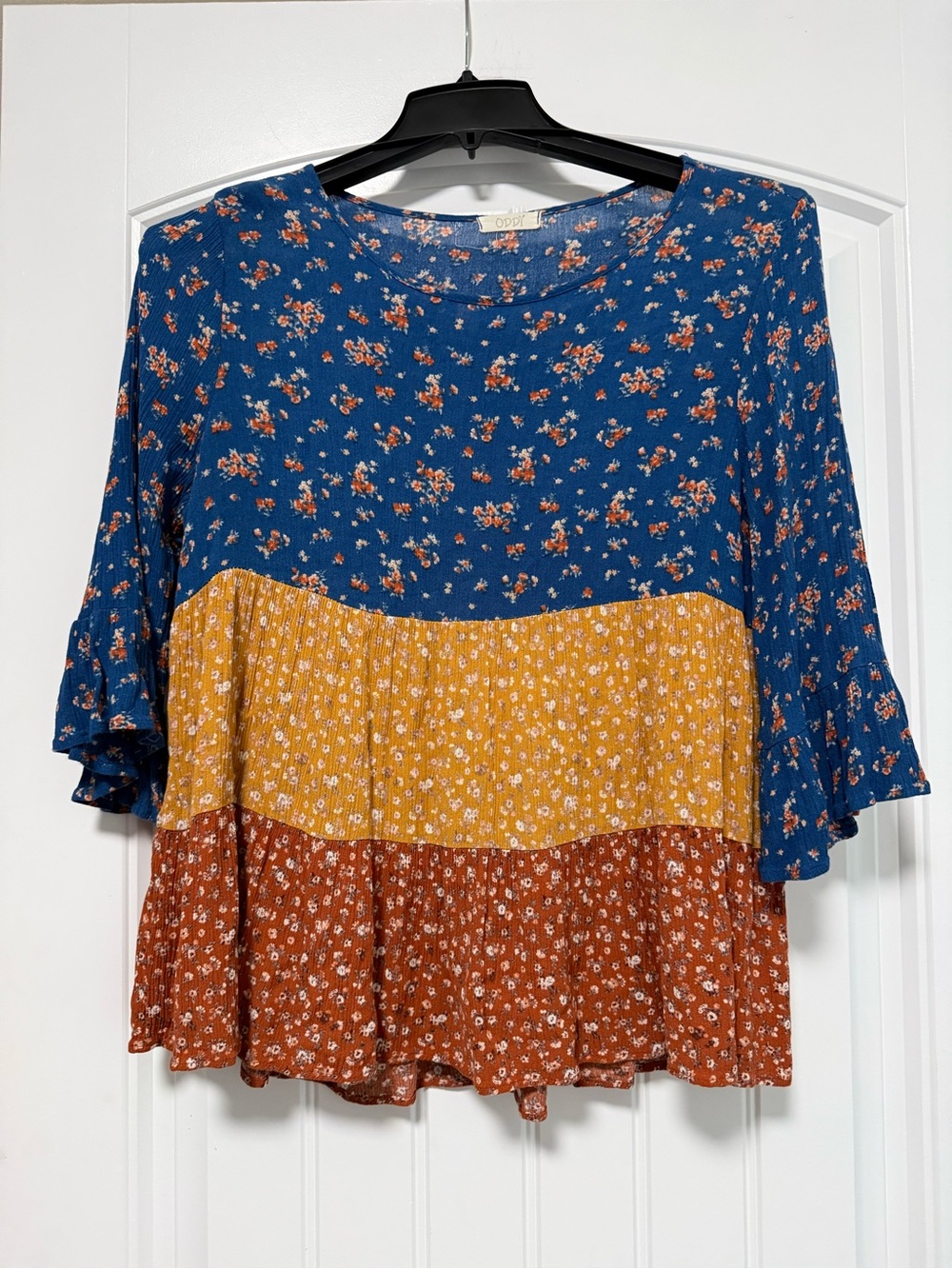 ODDY Tiered Floral Ruffle Blouse